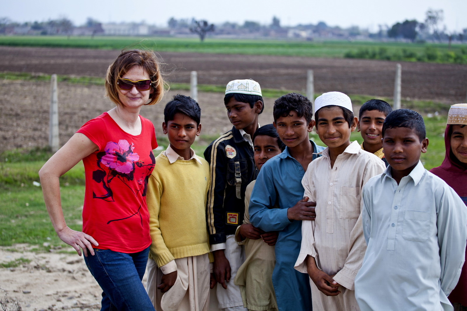 Z chłopcami z Okary, fot. Tariq Sulemani 