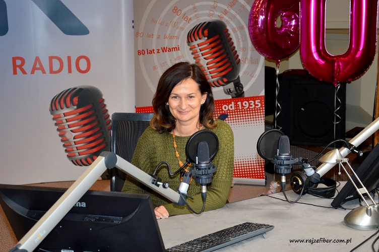 Magda Brzezińska w studio Polskiego Radia PiK, które obchodzi w tym roku 80-lecie istnienia 