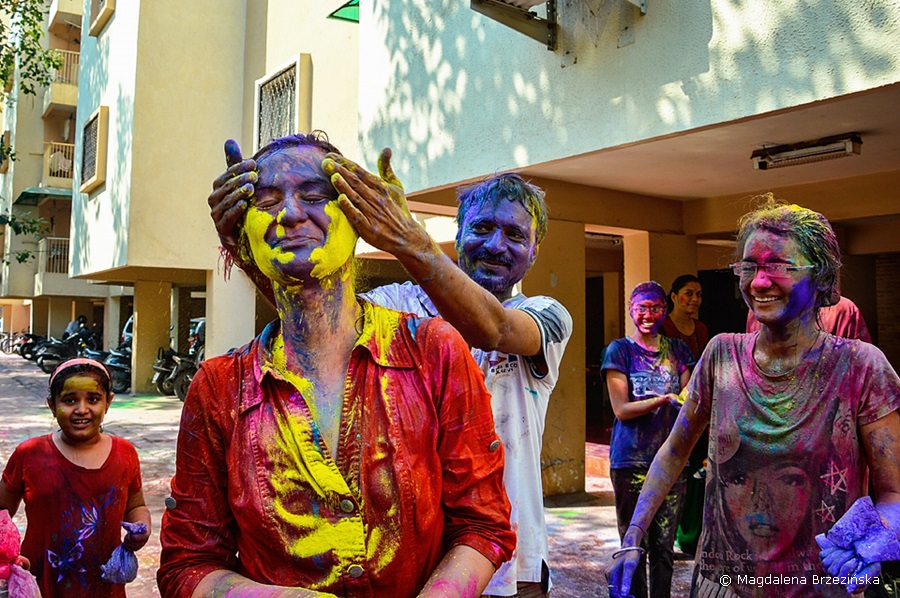 Jayesh i ja. Holi, 6 marca 2015 r., Ahmedabad, Indie © Magdalena Brzezińsk