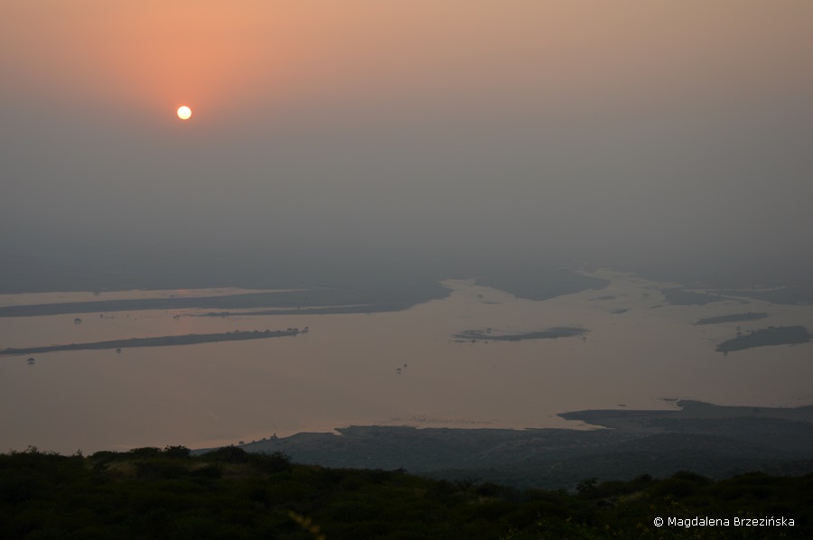 Widok na rozlewisko rzeki Shatrunjaya. Indie 2014 © Magdalena Brzezińska 