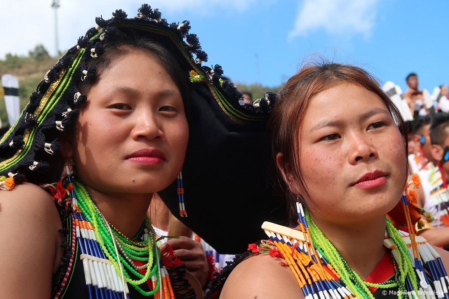 fot. Dziewczyny z plemienia Chakhesang © Magdalena Brzezińska, Hornbill Festiwal, Kisama, Indie, 2019